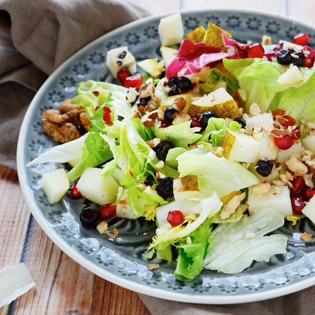 Frisée-Birnensalat