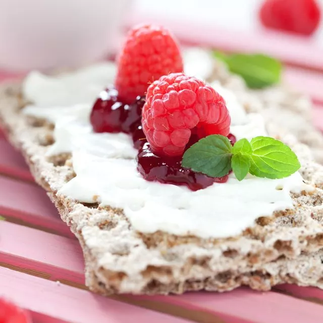 Himbeertraum auf Vollkornknäckebrot