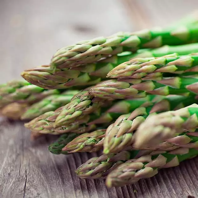 Grüner Spargel Salat