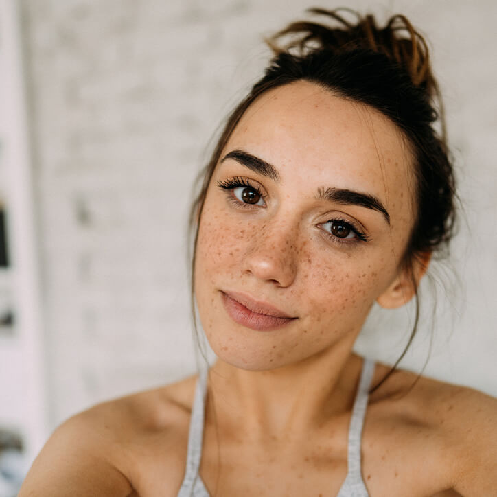 Close-up Portrait einer brünetten Frau